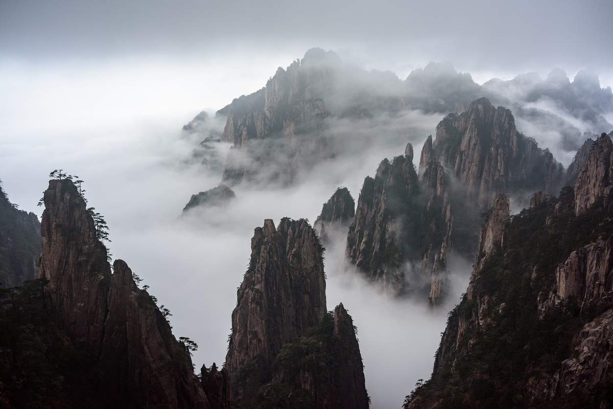 Возрождение хуаншань. Горы Хуаншань, Китай. Горная гряда Хуаншань. Хуаншань пик лотоса. Китай, Аньхой, Хуаншань.
